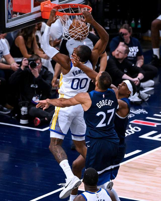 5月9日NBA季后赛西部半决赛G2：库里缺阵勇士大败，大比分1-1平