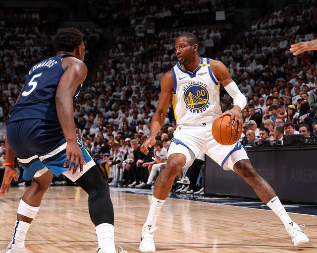 5月9日NBA季后赛西部半决赛G2：库里缺阵勇士大败，大比分1-1平