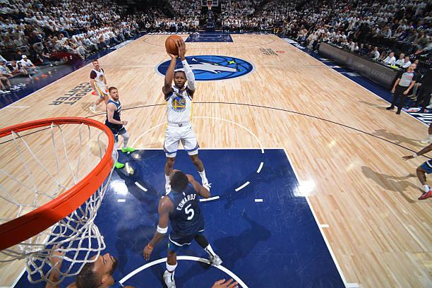 NBA季后赛森林狼胜勇士扳平总比分，库明加表现可圈可点