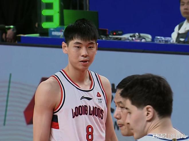 CBA 总决赛 G2 激战正酣，四川全运男篮阵容超强大