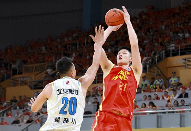 CBA总决赛广厦对阵北京G2：孙铭徽能否知耻后勇扳平比分？