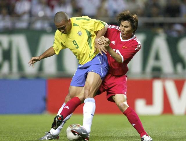 2002年世界杯：巴西队夺冠之路及当年超强阵容解析