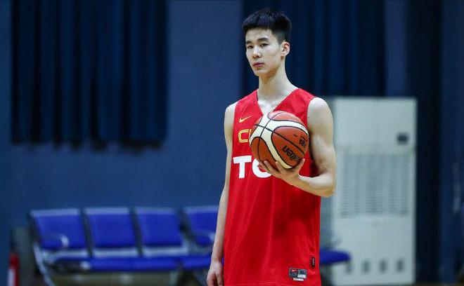 今年夏天合同到期大牌球员转会难，郭昊文成香饽饽受多家俱乐部青睐