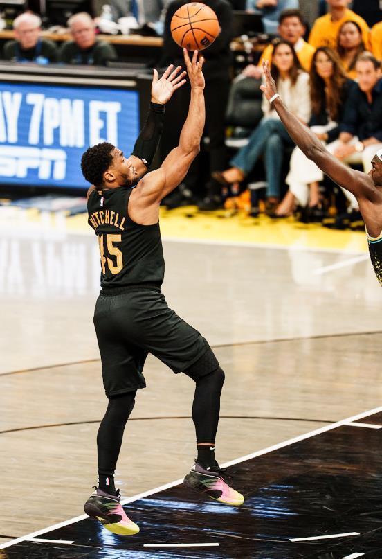 5月10日NBA季后赛东部半决赛：骑士客场轻取步行者追至1-2
