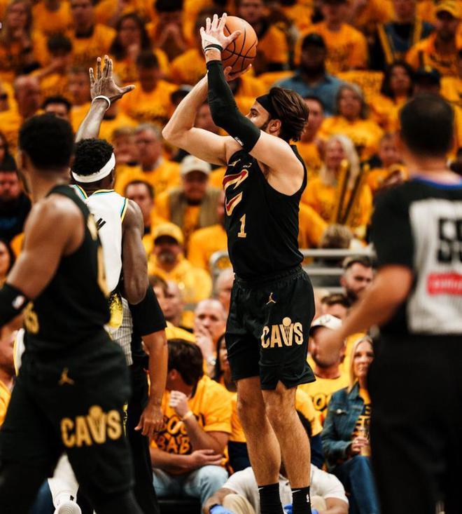 5月10日NBA季后赛东部半决赛：骑士客场轻取步行者追至1-2