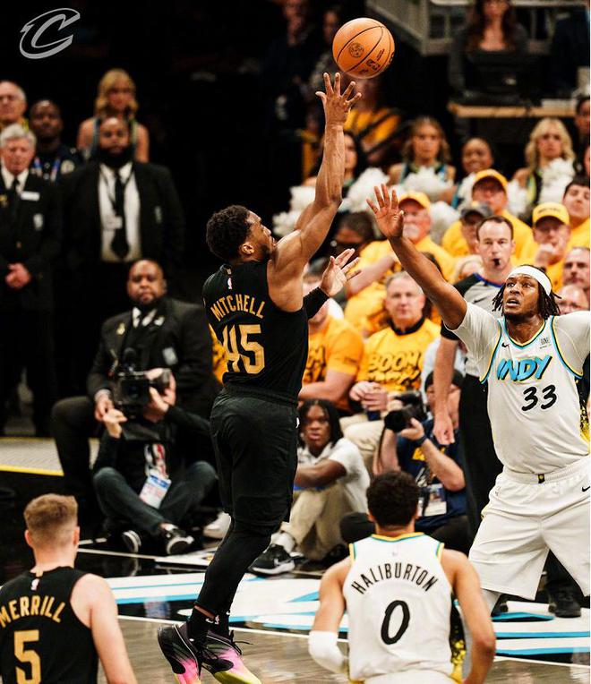 本赛季NBA常规赛骑士表现亮眼，季后赛背水一战大胜步行者