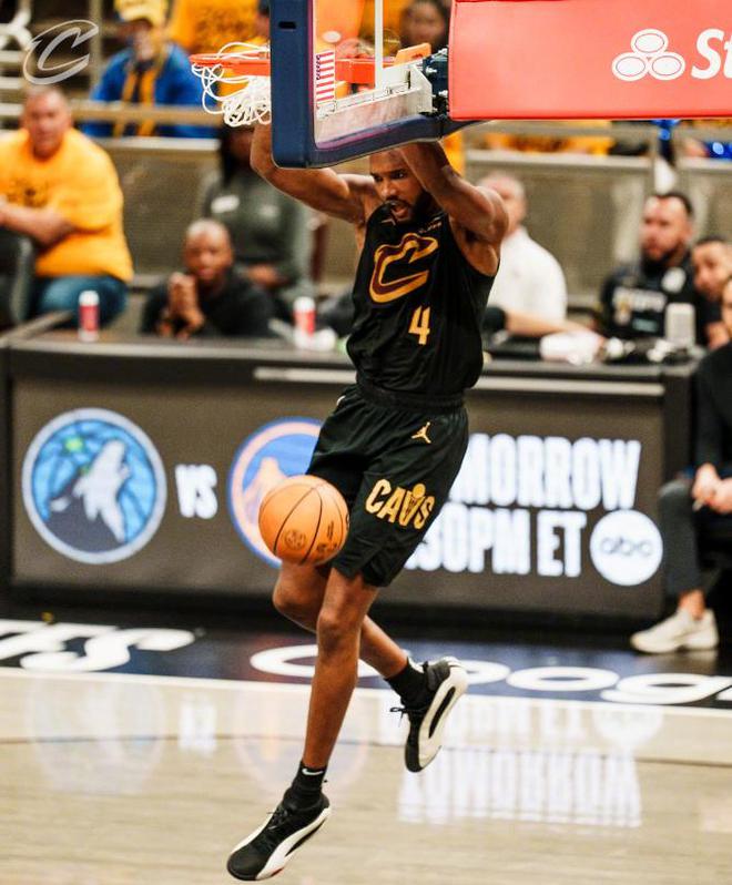本赛季NBA常规赛骑士表现亮眼，季后赛背水一战大胜步行者