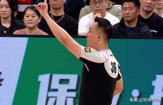 CBA总决赛G2裁判问题引热议，尺度遭吐槽影响比赛进程