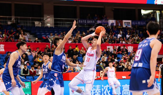 中国篮协归化办法让民营俱乐部两难，NBL联赛队伍变动引关注
