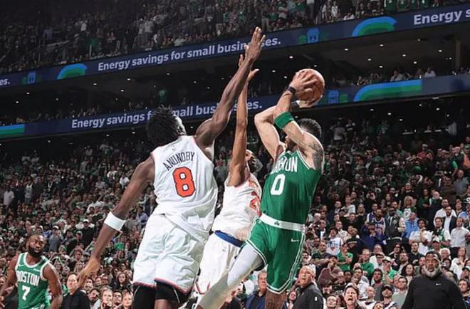 本赛季NBA常规赛最具统治力的三支球队，季后赛次轮却都遇窘境