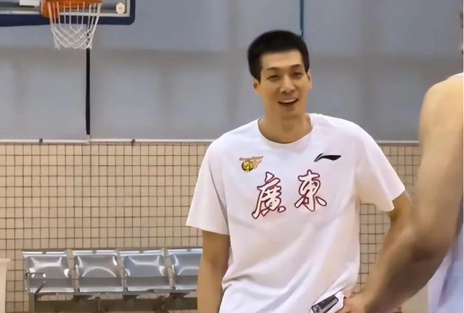 生涯首无缘季后赛，周鹏心态变，下家4选1，深圳留队冲冠难