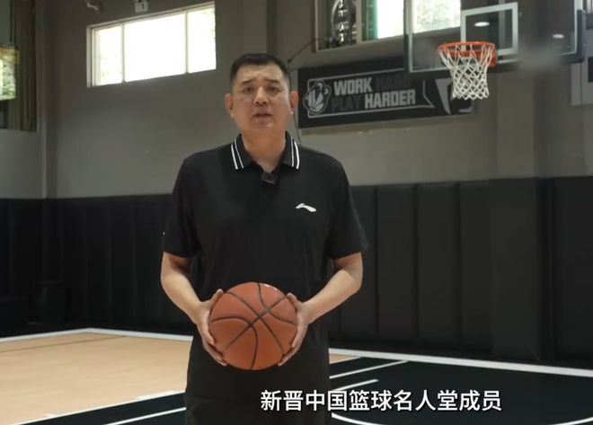 虎父无犬子！巩晓彬儿子巩峻青100秒三分赛投中17球展天赋