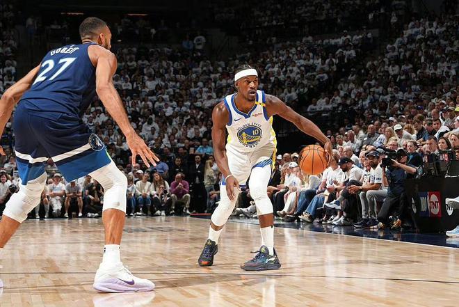 5月11日NBA季后赛：勇士森林狼G3激战，库里缺阵局势焦灼