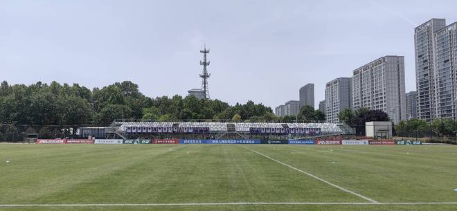 北京女足王妍雯等留洋球员为全运会回国参赛，外国友人难理解