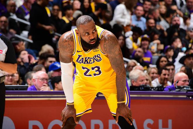 雷霆掘金西部半决赛战罢三场，盘点1984年至今NBA季后赛单场打铁榜