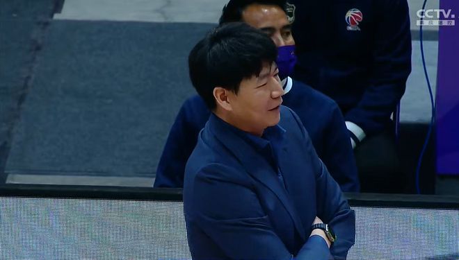CBA总决赛激战正酣，山东男篮人员变动传闻引关注与辟谣
