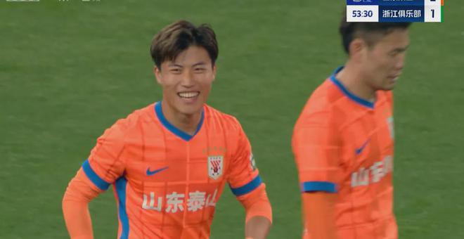 泰山队主场4-2胜浙江暂解下课危机，下轮客战海港又是考验