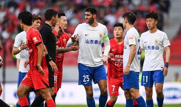 泰山队主场4-2胜浙江暂解下课危机，下轮客战海港又是考验