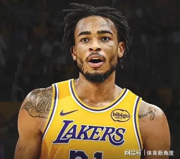 NBA夏季休赛期，洛杉矶湖人队重启与篮网队克拉克斯顿交易谈判