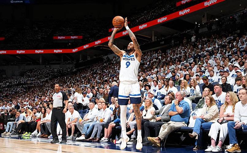 NBA西部半决赛：森林狼两连胜占优，替补大将沃克表现惨淡