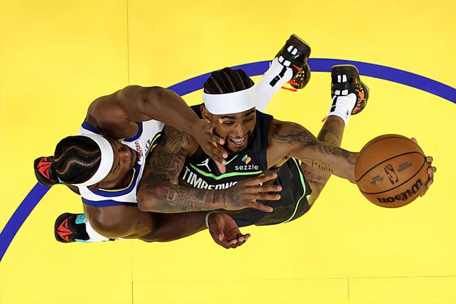 NBA西部半决赛：森林狼两连胜占优，替补大将沃克表现惨淡