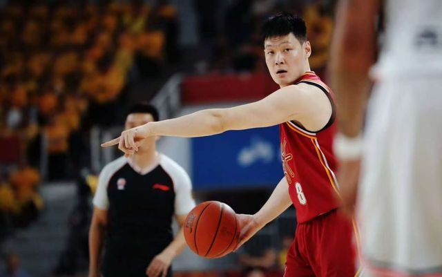 北京首钢周琦复出半决赛首战 山西男篮葛昭宝禁赛成关键