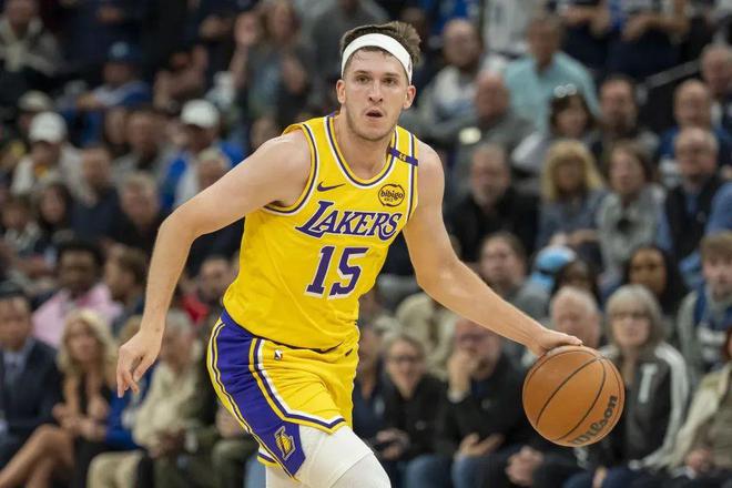 NBA季后赛西部首轮：森林狼主场击败湖人2-1领先，爱德华兹决胜时刻爆发