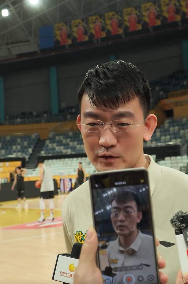 CBA半决赛G1前瞻：浙江广厦VS辽宁 王博谈防守策略与杨鸣3连冠