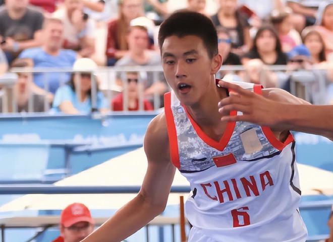 四川男篮从CBA冠军到联盟倒数，为何沦落至此？王云章解约内幕曝光