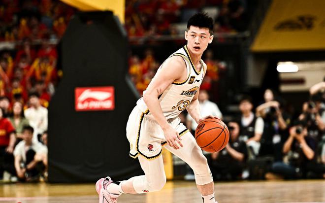 CBA半决赛广厦大胜辽篮19分，整体实力与战术执行成关键，晋级希望渺茫