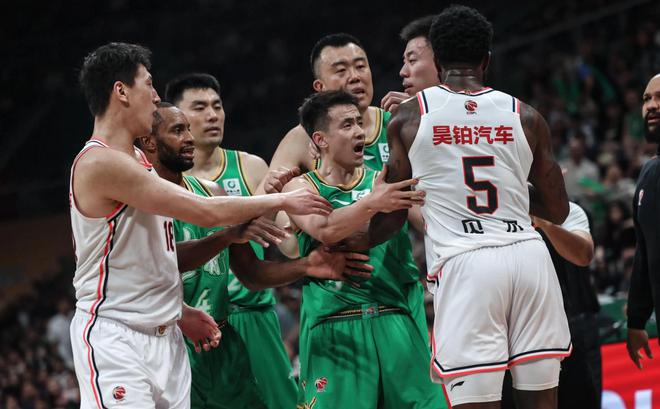 辽宁队90-109惨败广厦队，杨鸣王朝崩塌原因深度解析