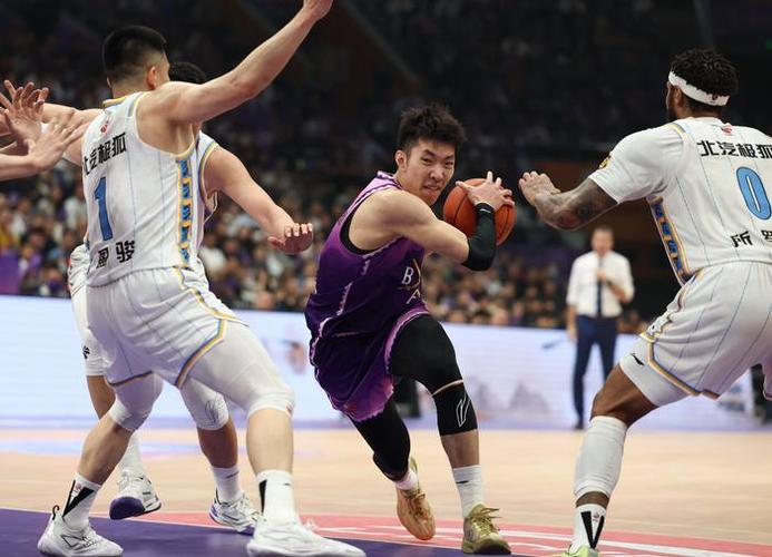 4月27日晚CBA半决赛：北京北汽男篮反客为主102-94胜山西队