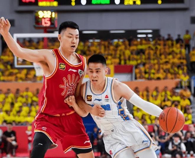 CBA 季后赛半决赛 G1：北京险胜山西，陈盈骏与杰曼高效发挥成关键