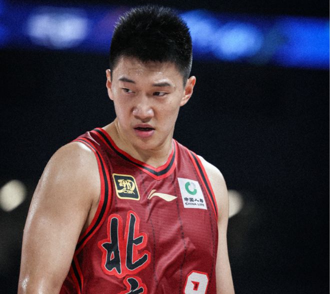 CBA 季后赛半决赛 G1：北京险胜山西，陈盈骏与杰曼高效发挥成关键