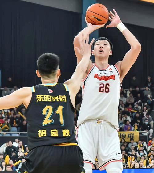 CBA 季后赛半决赛山西队主场战首钢队，周琦复出精彩不断